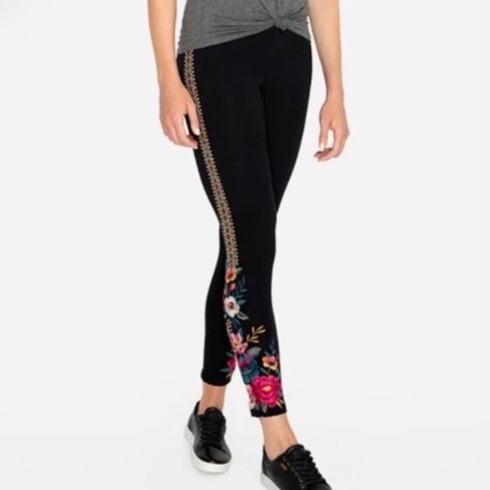 Johnny Was JW Los Angelas Embroidered Black Katina Floral Women's leggings